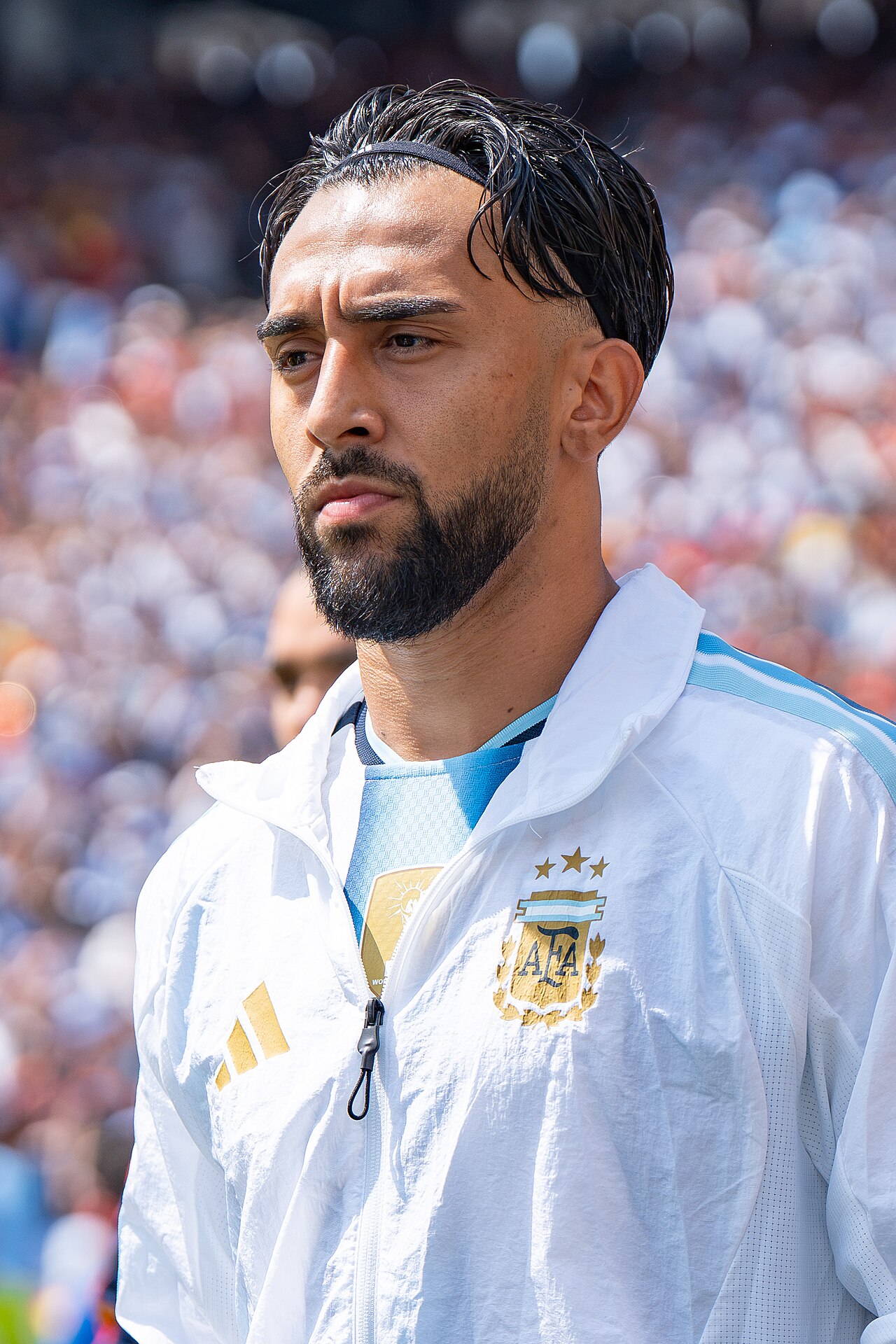 N. González